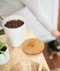 American Journey||Frisco American Journey 100% Chicken Freeze-Dried Grain-Free Cat Treats + Frisco Melamine Dog & Cat Treat Jar with Bamboo Lid, 8 Cups -The Frisco Store 297660 PT7. SY630 V1623339151